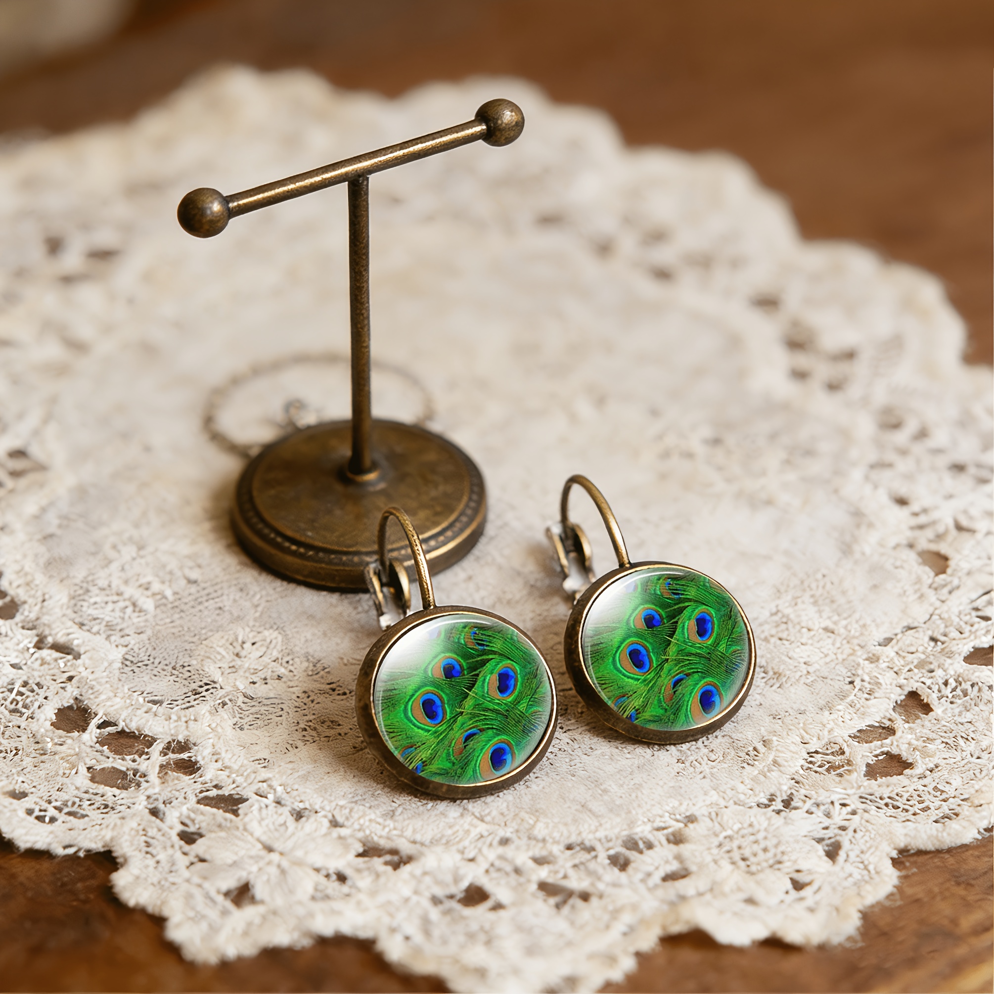 2pcs Cyan Round Classical Earrings with Rooster Feather Pattern